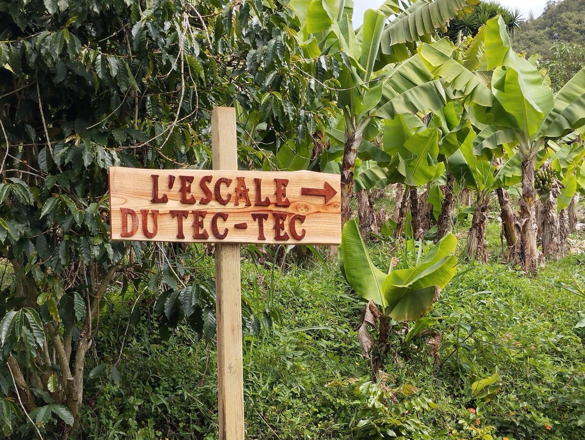 L'Escale Du Tec-Tec Villa Salazie Exteriör bild